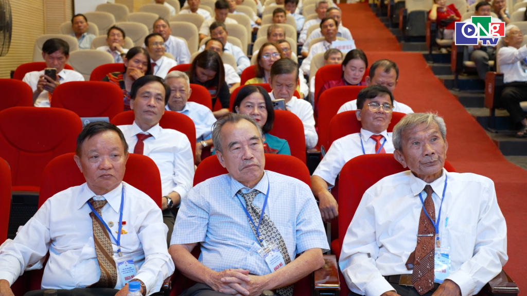 Các đại biểu dự đại hội.