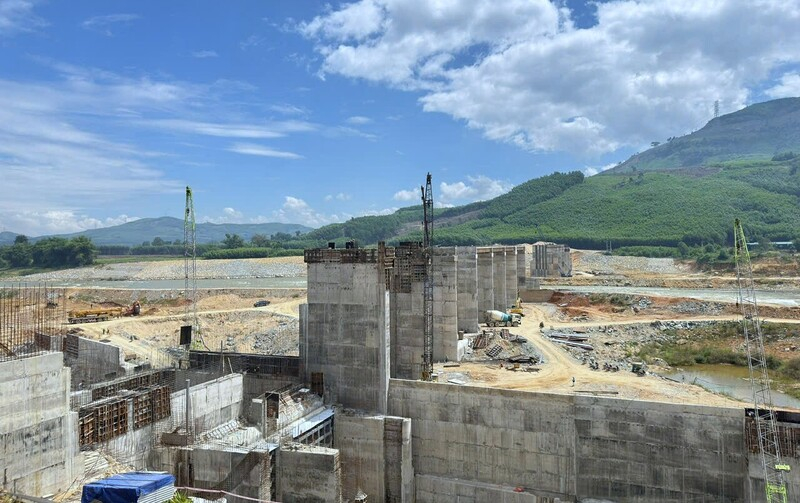Nhiều dự án thủy điện vẫn đang chờ xây dựng Trạm biến áp 110kV để tiến hành đấu nối khi hoàn thành công trình. Ảnh: Hải Hoàng
