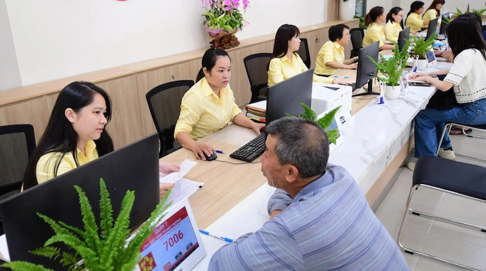 cong,chuc,xa,1764208426061229219607,48,0,798,1200,crop,17801015467861932138564,187,191,676,1125,crop,1780106623884249896847,10575912.jpg