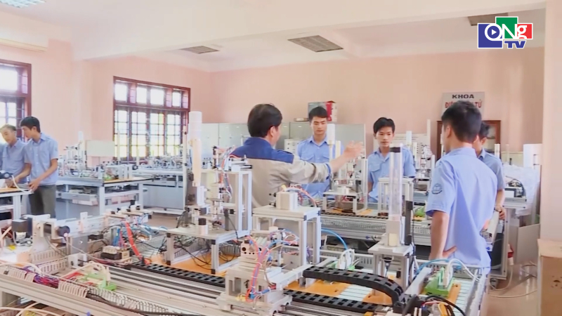 Đẩy mạnh hỗ trợ đ&agrave;o tạo nghề