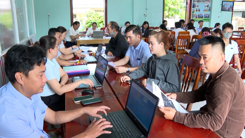 Bồi dưỡng c&aacute;n bộ, c&ocirc;ng chức cấp x&atilde;
