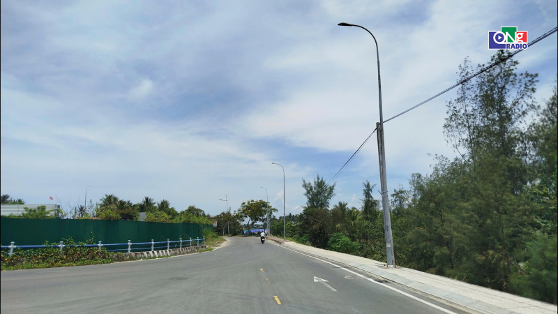 Mong mỏi thắp s&aacute;ng tuyến đường ven s&ocirc;ng