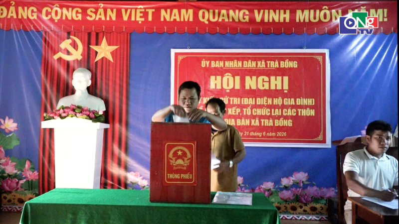 Cử tri Tr&agrave; Bồng đồng thuận sắp xếp lại th&ocirc;n