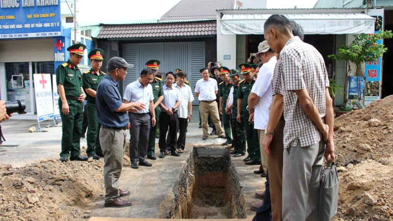 Quảng Ng&atilde;i ph&aacute;t hiện dấu t&iacute;ch nghi mộ tập thể liệt sĩ tại đường Trường Chinh