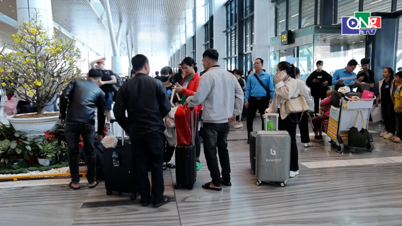Gi&aacute; v&eacute; m&aacute;y bay hạ nhiệt d&ugrave; cao điểm du lịch h&egrave;