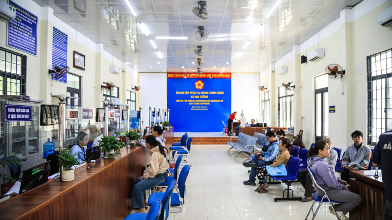 Tạm dừng bổ nhiệm, điều động c&aacute;n bộ