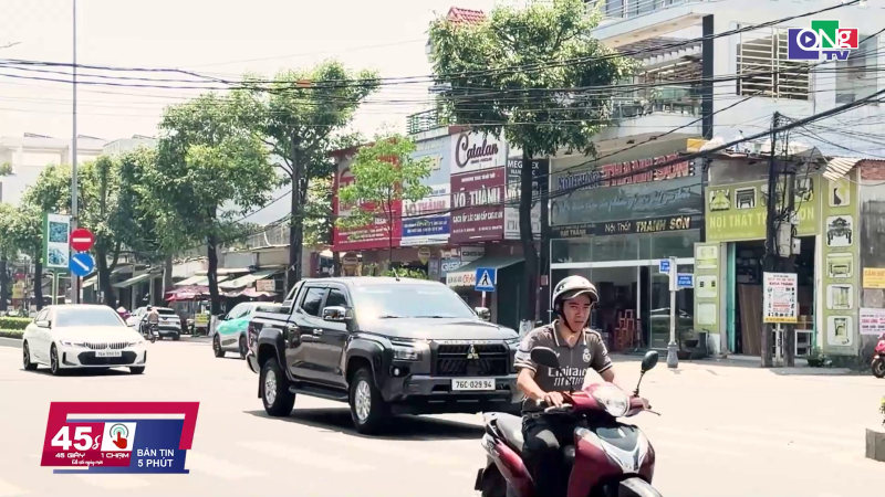 45 gi&acirc;y 1 chạm ng&agrave;y 29/6