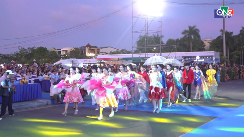 Carnival &ldquo;Sắc m&agrave;u biển đảo Quảng Ng&atilde;i&rdquo; 