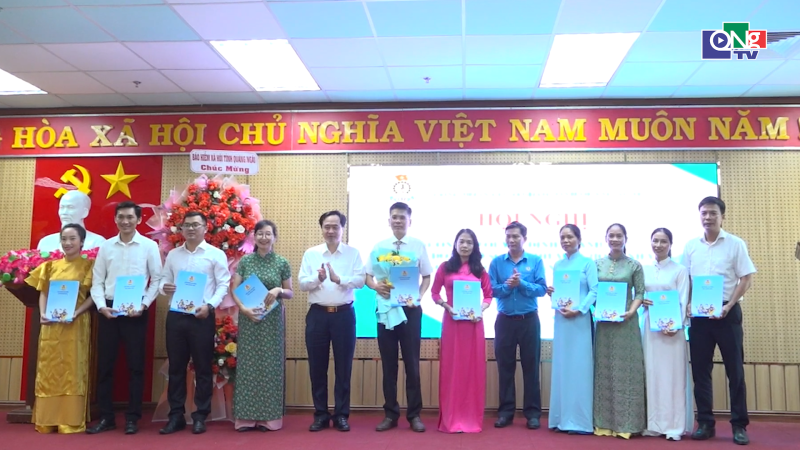 Th&agrave;nh lập C&ocirc;ng đo&agrave;n cơ sở Bảo hiểm x&atilde; hội tỉnh Quảng Ng&atilde;i