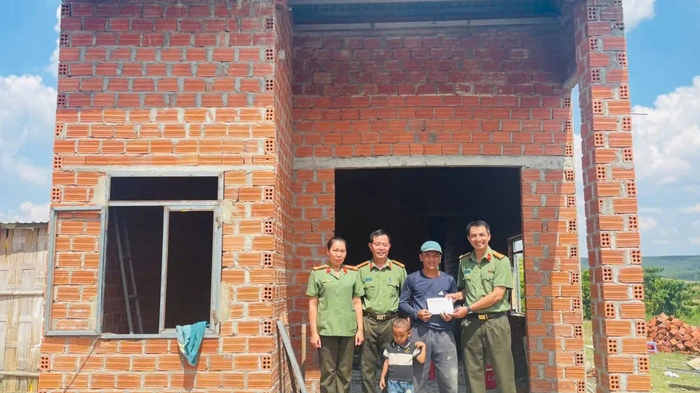 Quảng Ng&atilde;i lập ban chỉ đạo x&oacute;a nh&agrave; tạm cho con đẻ của người bị nhiễm chất độc h&oacute;a học 