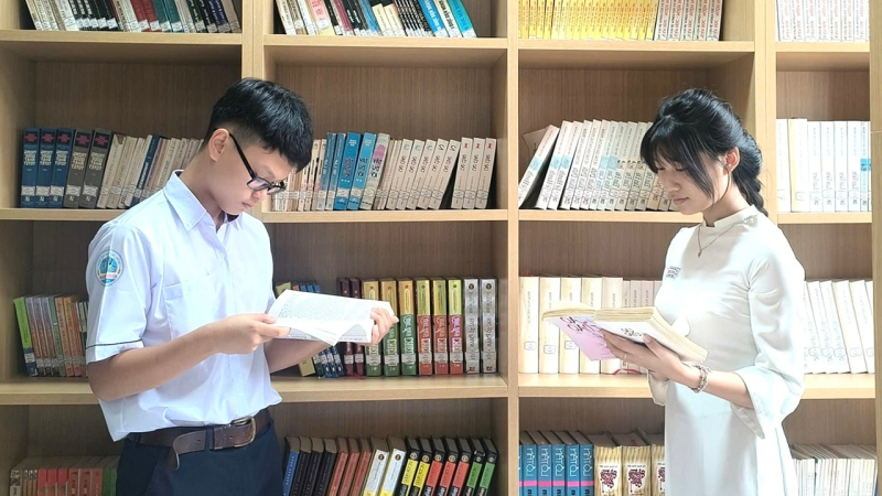 Gi&aacute; s&aacute;ch gi&aacute;o khoa năm học mới giảm hơn 13%