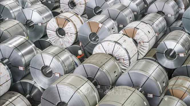 Xuất khẩu th&eacute;p của EU giảm 34% v&igrave; thuế quan Mỹ