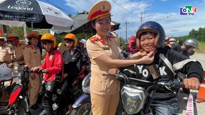 45 gi&acirc;y 1 chạm ng&agrave;y 06/6