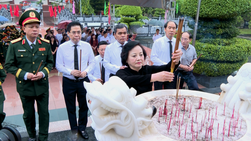 Lễ khai quật, thăm d&ograve; v&agrave; t&igrave;m kiếm h&agrave;i cốt liệt sĩ
