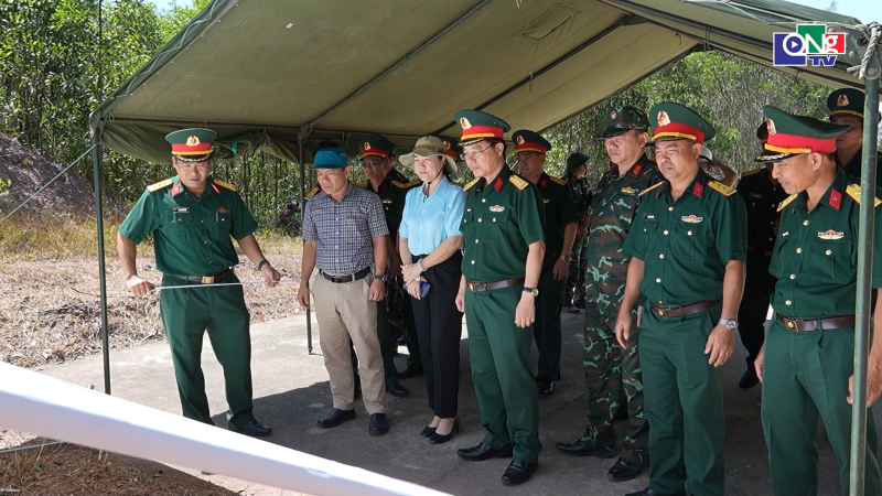 Kiểm tra c&ocirc;ng t&aacute;c chuẩn bị diễn tập t&aacute;c chiến x&atilde; B&igrave;nh Sơn