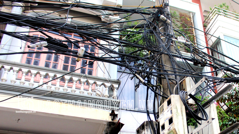 Ngầm h&oacute;a, chỉnh trang mạng c&aacute;p viễn th&ocirc;ng  tr&ecirc;n địa b&agrave;n tỉnh Quảng Ng&atilde;i