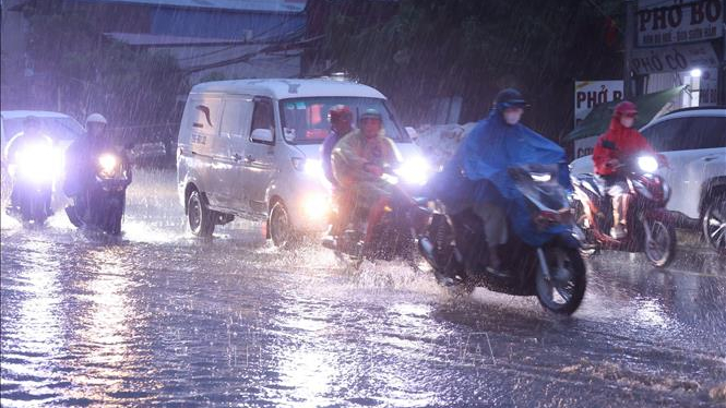 Kh&ocirc;ng kh&iacute; lạnh tr&agrave;n xuống giữa m&ugrave;a H&egrave;
