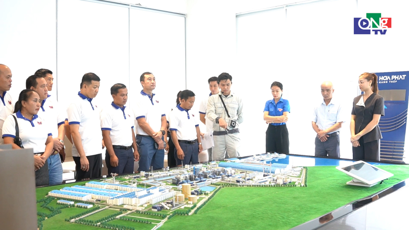 Tỉnh đo&agrave;n Khăm Muồn tham quan C&ocirc;ng ty CP Th&eacute;p H&ograve;a Ph&aacute;t Dung Quất