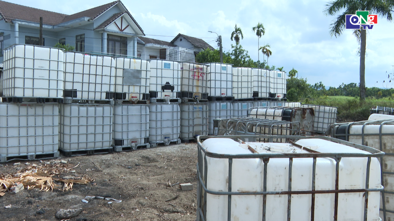 Khẩn trương xử l&yacute; kho h&oacute;a chất trong khu d&acirc;n cư