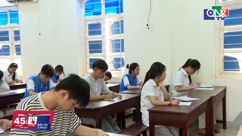 45 gi&acirc;y 1 chạm ng&agrave;y 13/6