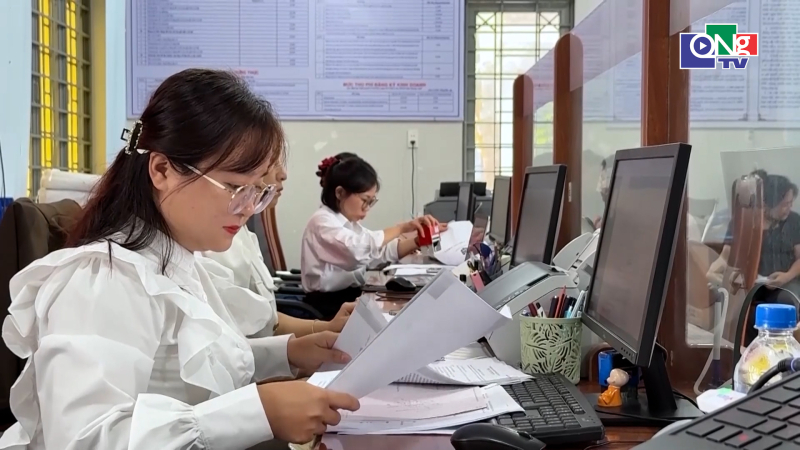 Bổ sung nguồn nh&acirc;n lực cho cấp cơ sở