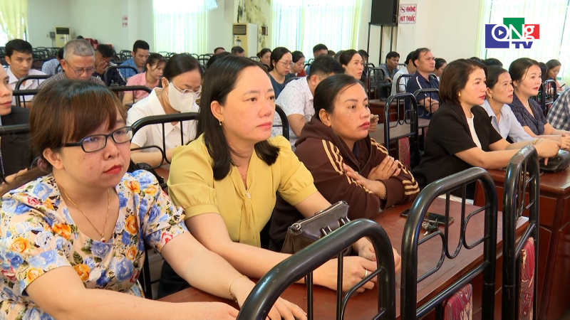 Tập huấn kỹ năng c&ocirc;ng nghệ th&ocirc;ng tin cho c&ocirc;ng chức cấp x&atilde;