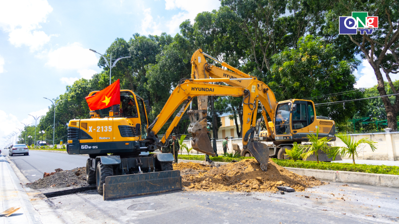 Đ&agrave;o r&atilde;nh ngang khu vực đường Trường Chinh