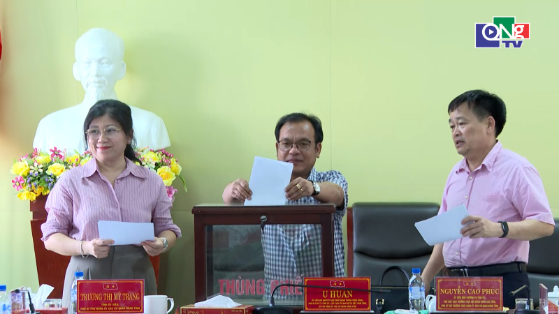 Quy hoạch cấp ủy v&agrave; c&aacute;c chức danh l&atilde;nh đạo, quản l&yacute; 
