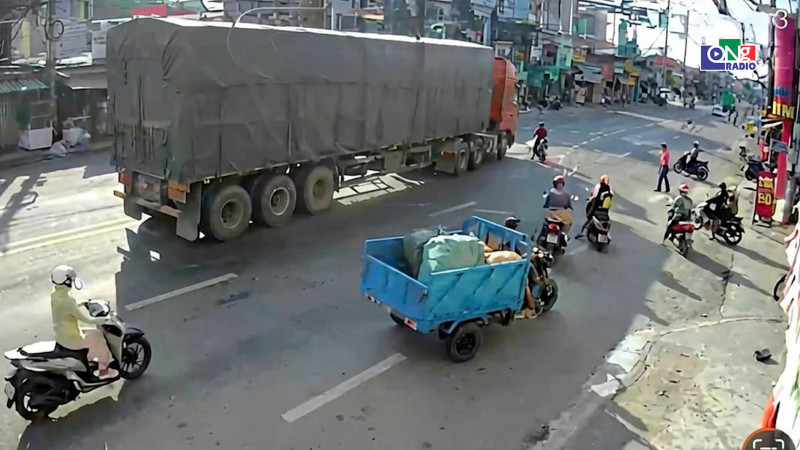 B&aacute;o động tai nạn giao th&ocirc;ng do rơi v&agrave;o "điểm m&ugrave;" của xe &ocirc; t&ocirc;