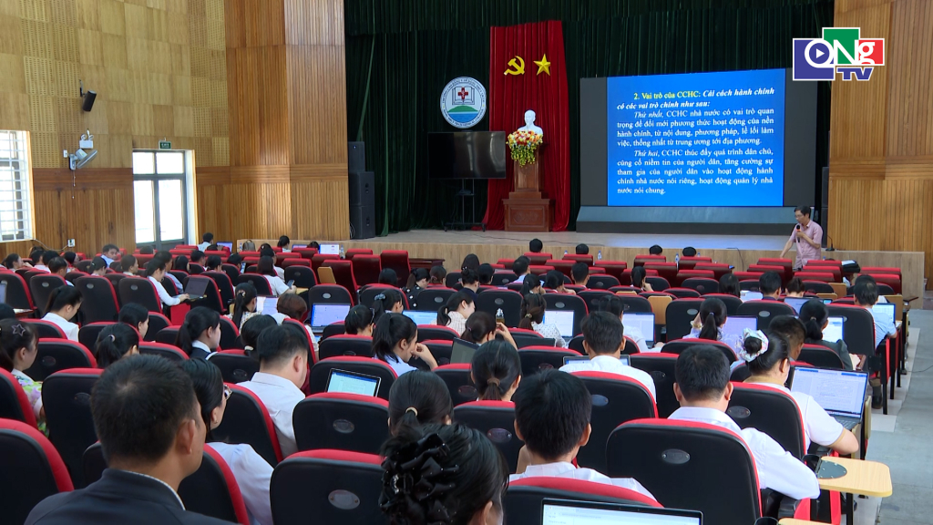 Quang cảnh buổi tập huấn.
