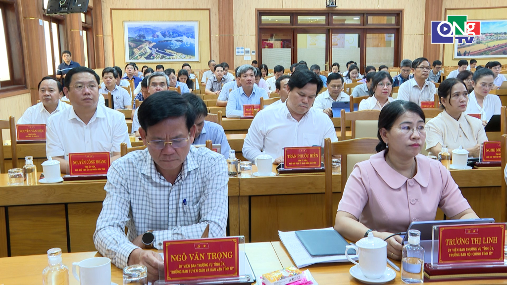 Các đại biểu dự hội nghị.