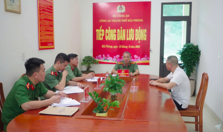 Trưởng công an xã phải tiếp dân ít nhất 2 ngày mỗi tháng.