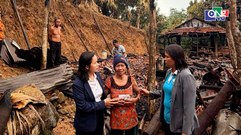 San sẻ y&ecirc;u thương với gia đ&igrave;nh phụ nữ ngh&egrave;o bị hỏa hoạn