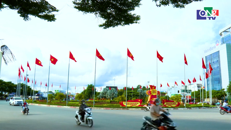 Quảng Ng&atilde;i vững bước tr&ecirc;n h&agrave;nh tr&igrave;nh mới 