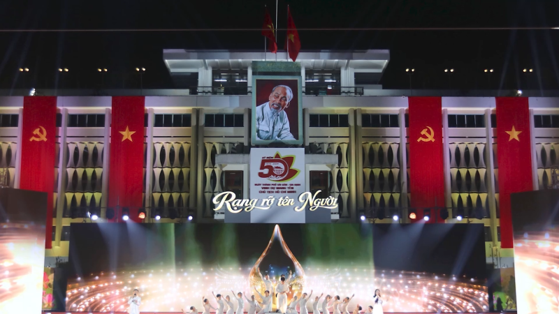 Cầu truyền h&igrave;nh &ldquo;Rạng rỡ t&ecirc;n Người&rdquo;