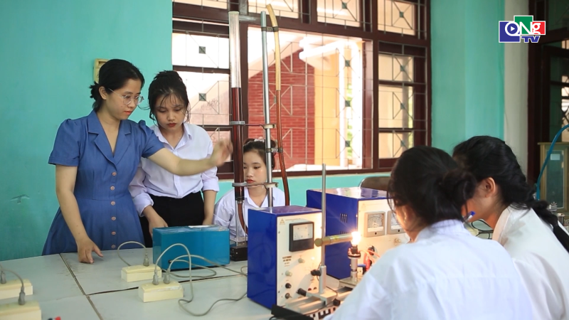 Đẩy mạnh ứng dụng c&ocirc;ng nghệ trong gi&aacute;o dục
