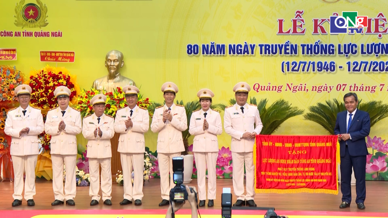 Lễ kỷ niệm 80 năm Ng&agrave;y truyền thống lực lượng An ninh nh&acirc;n d&acirc;n