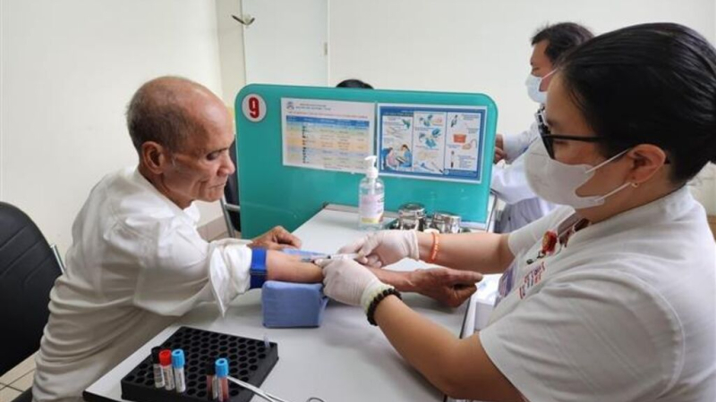 Người d&acirc;n được kh&aacute;m sức khỏe miễn ph&iacute; &iacute;t nhất mỗi năm một lần