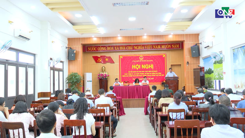 Phường Cẩm Th&agrave;nh x&acirc;y dựng tuyến đường cờ tổ quốc kiểu mẫu