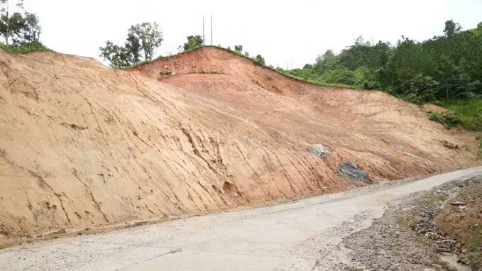 Ứng ph&oacute; nguy cơ sạt lở tại khu vực ph&iacute;a t&acirc;y Quảng Ng&atilde;i