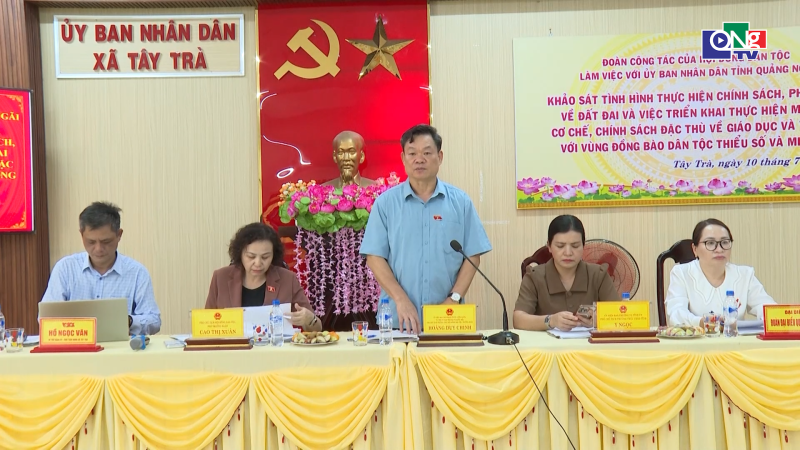 Đo&agrave;n c&ocirc;ng t&aacute;c Hội đồng D&acirc;n tộc Quốc hội l&agrave;m việc tại Quảng Ng&atilde;i
