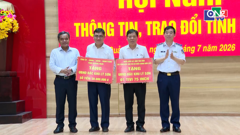  Bộ Tư lệnh V&ugrave;ng Cảnh s&aacute;t biển 2 l&agrave;m việc với l&atilde;nh đạo đặc khu L&yacute; Sơn