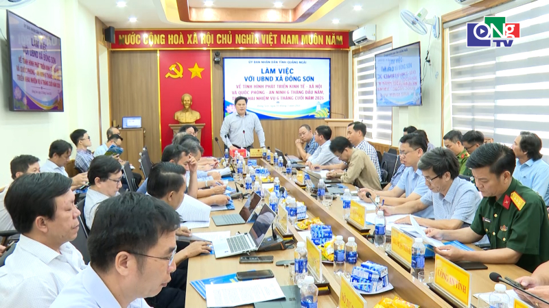 Tập trung ph&aacute;t triển kinh tế biển ở Đ&ocirc;ng Sơn
