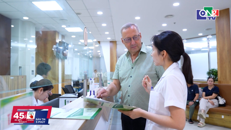 45 gi&acirc;y 1 chạm ng&agrave;y 17/7