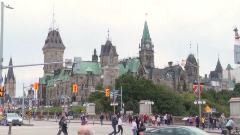 Canada tạm dừng Chương tr&igrave;nh đo&agrave;n tụ gia đ&igrave;nh