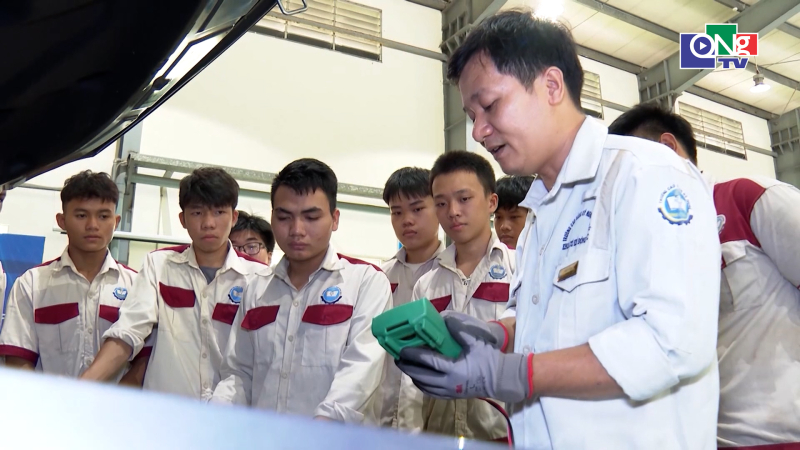 Đ&agrave;o tạo gắn nhu cầu nh&acirc;n lực, mở rộng cơ hội việc l&agrave;m