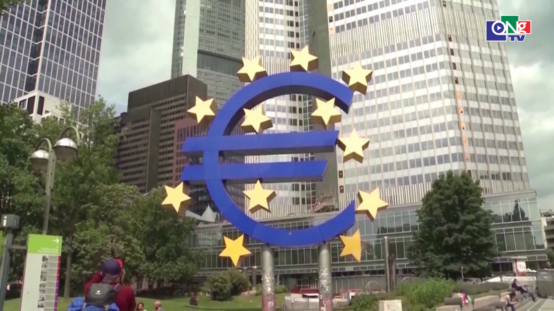 Eurozone hạ nhiệt lạm ph&aacute;t   