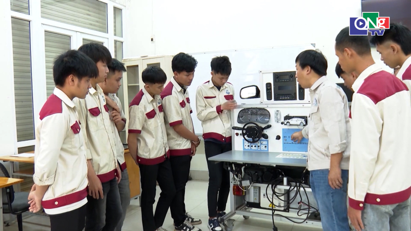 Đ&agrave;o tạo gắn nhu cầu nh&acirc;n lực, mở rộng cơ hội việc l&agrave;m