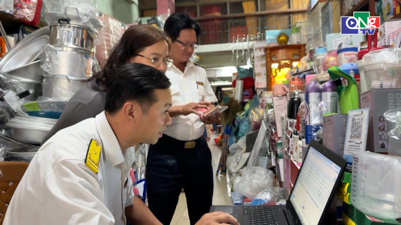 Hạn ch&oacute;t hộ kinh doanh phải th&ocirc;ng b&aacute;o doanh thu, khai thuế