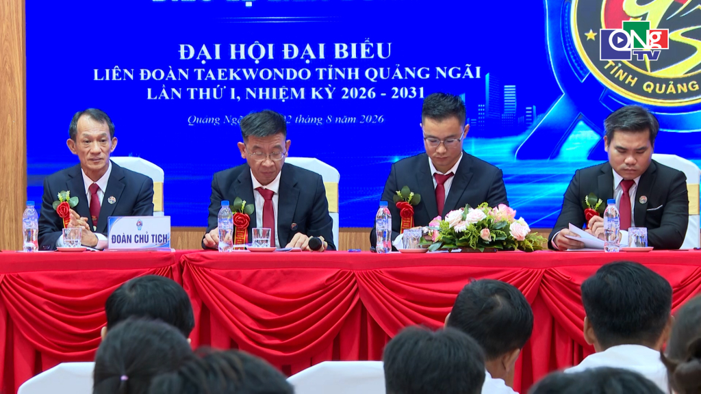 Đoàn chủ tịch Đại hội,